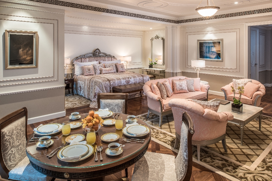 Kameel Missie Delegatie In pictures: Palazzo Versace Dubai Hotel opens its doors - Commercial Interior Design Kameel Missie Delegatie In pictures: Palazzo Versace Dubai Hotel opens its doors - Commercial Interior Design