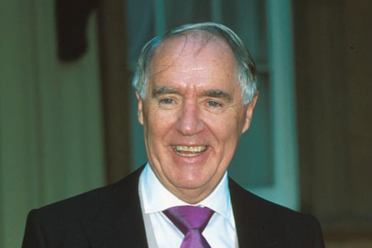 Billionaire tycoon and former Ritz hotel owner dies aged 86