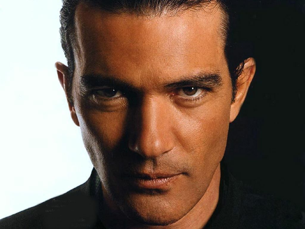 images of antonio banderas  Antonio Banderas on the set of