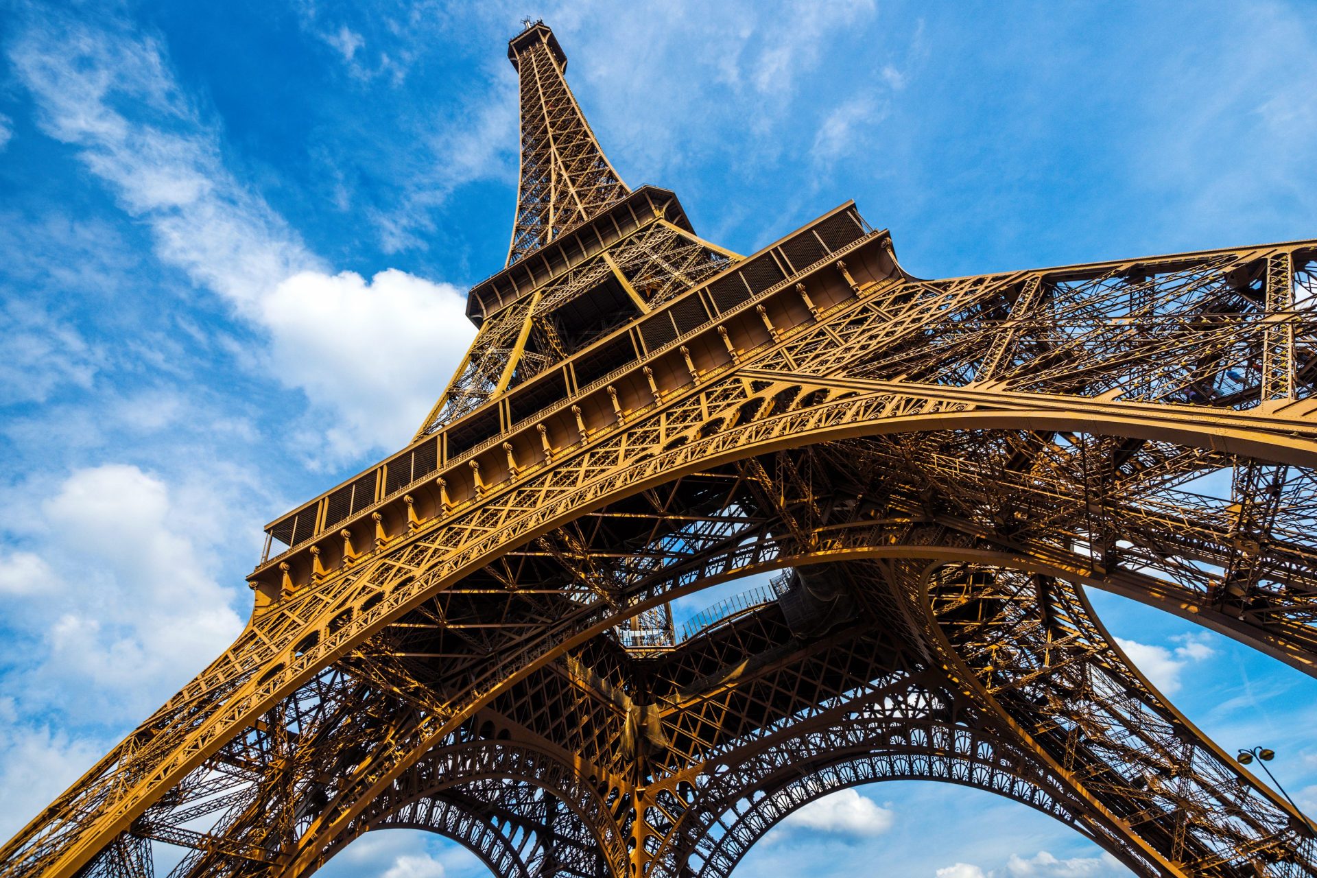 tour eiffel nouvelle couleur