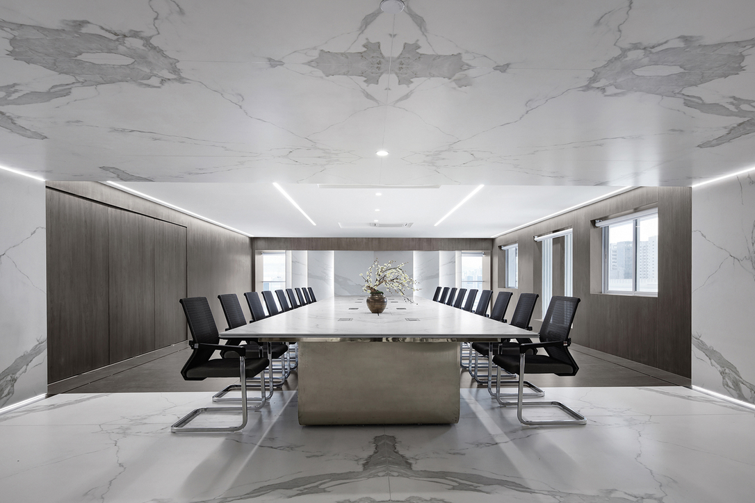 Tech advanced surface Neolith Tech advanced surface Neolith